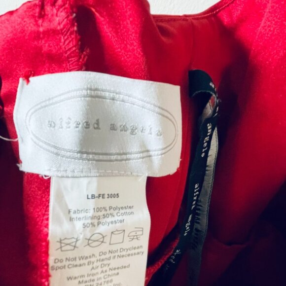❤️ Kids Red Gown Size Small - Picture 14 of 15